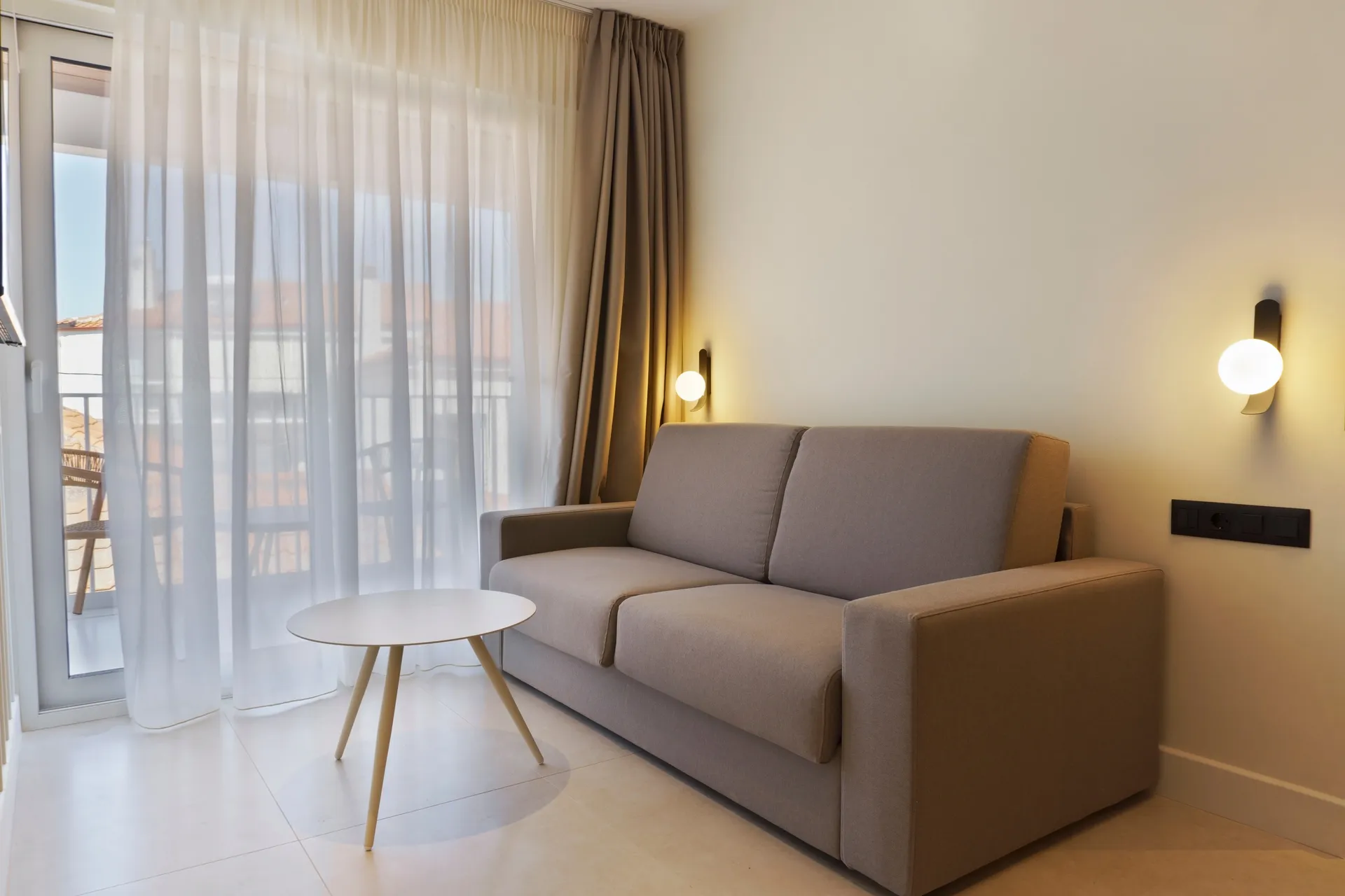 Tiara Holidays - Palm Boutique Suites - One bedroom suite - sofa
